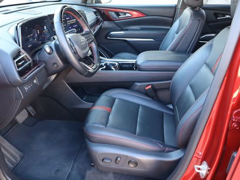 Used 2024 Chevrolet Traverse RS FWD image 17