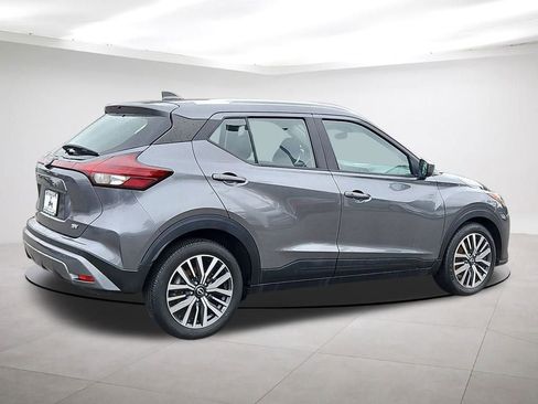 Used 2024 Nissan Kicks SV image 7
