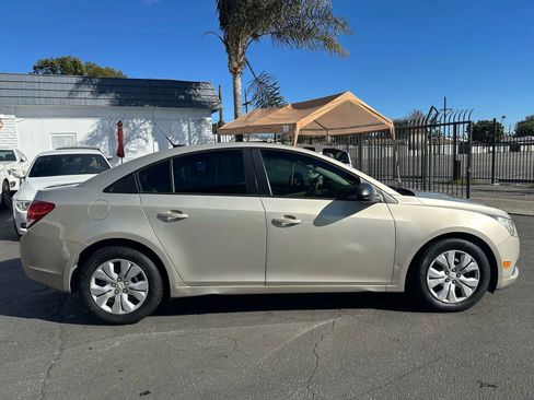 Used 2014 Chevrolet Cruze LS image 15