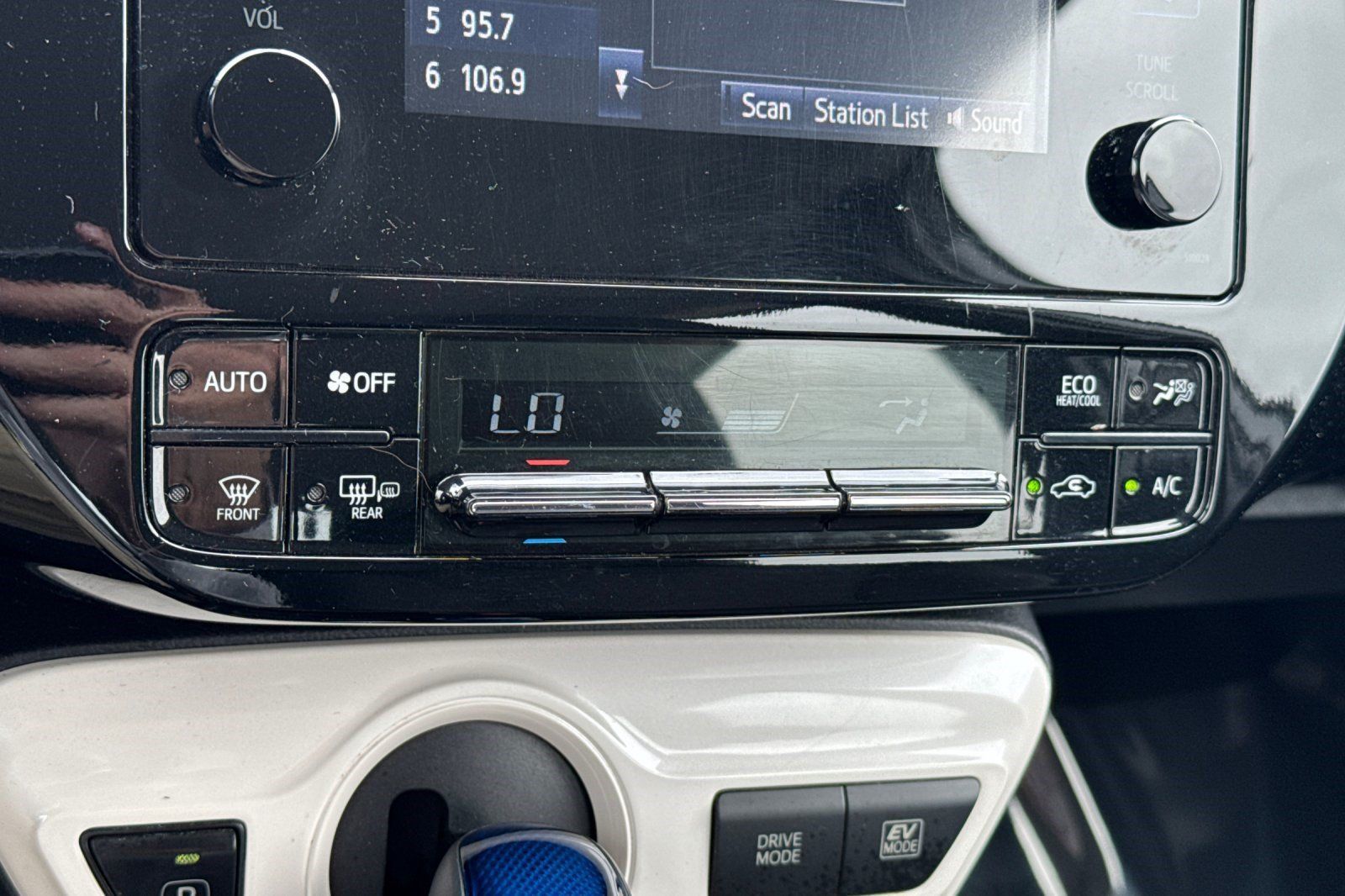 Used 2018 Toyota Prius One FWD image 20