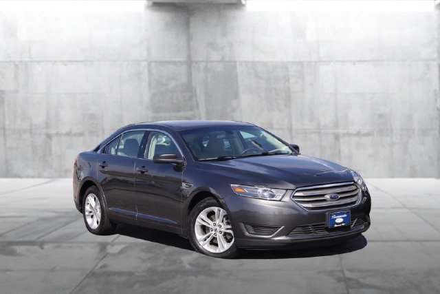 Used 2018 Ford Taurus SE FWD image 2