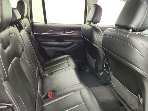 Used 2023 Jeep Grand Cherokee Limited AWD/4WD image 23