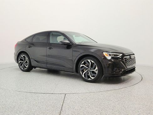 Used 2024 Audi Q8 e-tron Premium Plus w/ Premium Plus Package AWD/4WD image 3