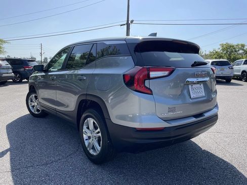 Used 2024 GMC Terrain SLE AWD/4WD image 5