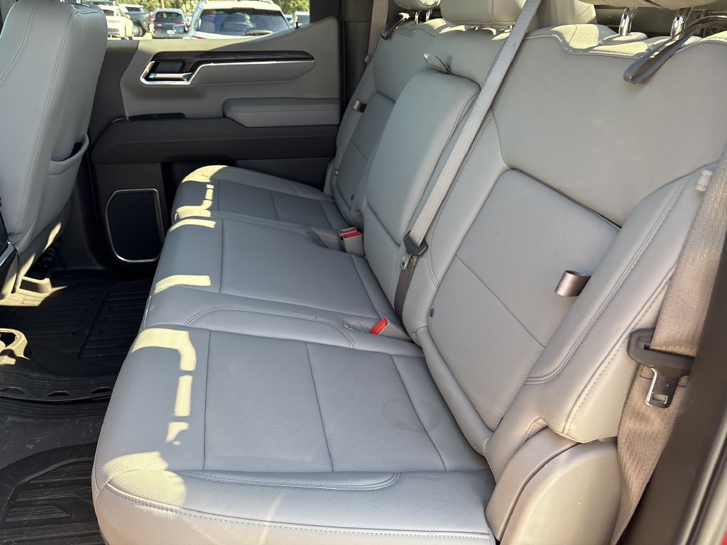 Used 2025 GMC Sierra 1500 SLT w/ SLT Premium Plus Package AWD/4WD image 29