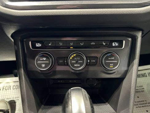 Used 2021 Volkswagen Tiguan SE w/ Panoramic Sunroof Package AWD/4WD image 62