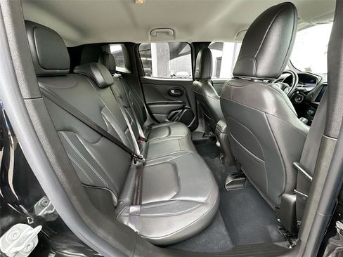 Used 2021 Jeep Renegade Limited image 28