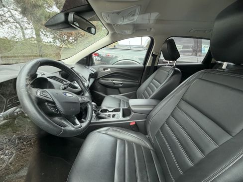 Used 2019 Ford Escape Titanium image 14