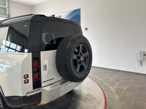 Used 2022 Land Rover Defender 110 AWD/4WD image 6