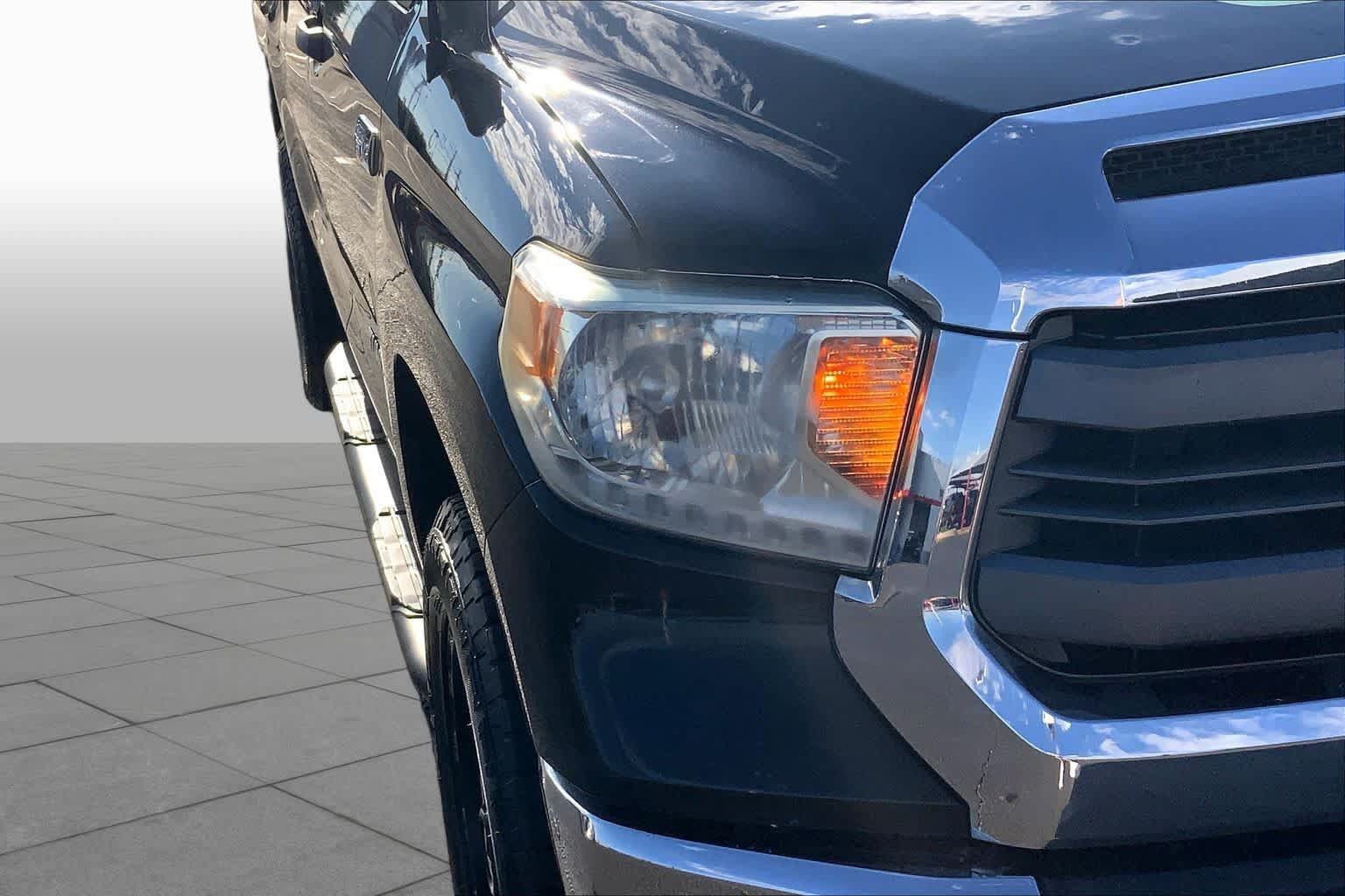 Used 2014 Toyota Tundra SR5 w/ SR5 Upgrade Package AWD/4WD image 28