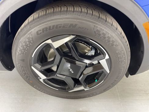 New 2026 Kia Sportage EX w/ EX Panorama Roof Package image 13