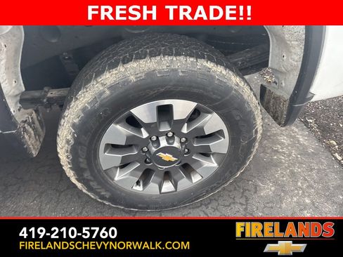 Used 2024 Chevrolet Silverado 2500 Custom w/ Custom Value Package image 7