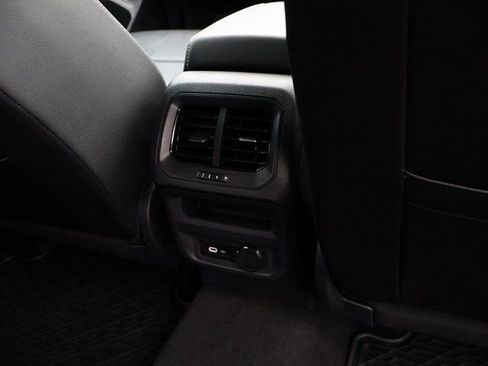 Used 2023 Volkswagen Tiguan SEL R-Line image 15