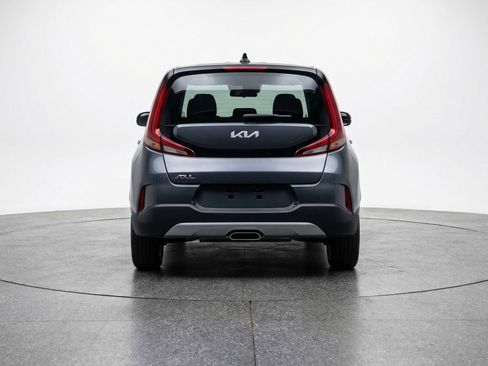 Used 2025 Kia Soul LX w/ LX Technology Package image 7