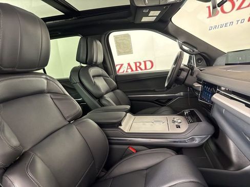 New 2025 Lincoln Navigator Reserve w/ Jet Appearance Package image 19