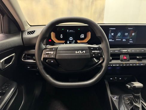 Used 2025 Kia K4 LXS image 19