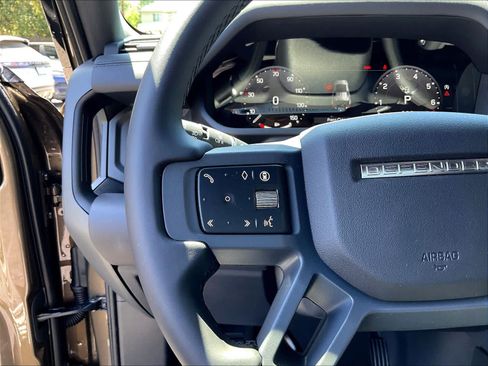 New 2025 Land Rover Defender 110 X-Dynamic SE image 17