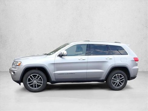 Used 2018 Jeep Grand Cherokee Limited AWD/4WD image 12