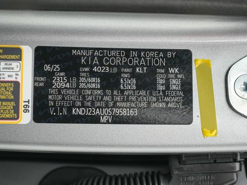 Used 2025 Kia Soul LX FWD image 24