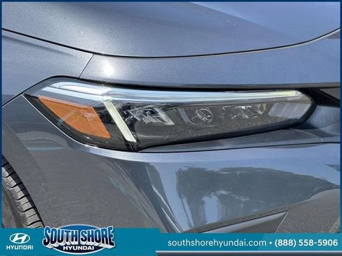 Used 2023 Honda Civic Sport image 9