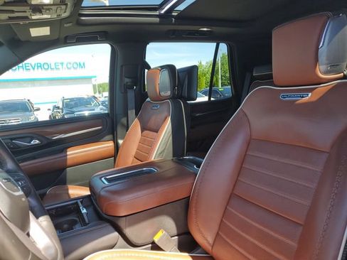Used 2024 GMC Yukon Denali Ultimate AWD/4WD image 5