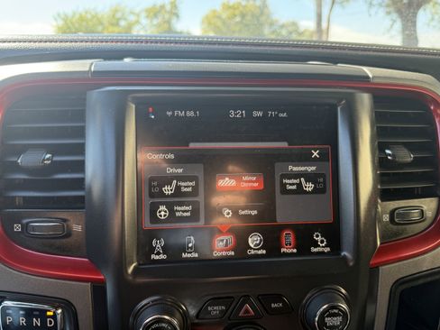 Used 2015 RAM 1500 Rebel w/ Luxury Group image 34