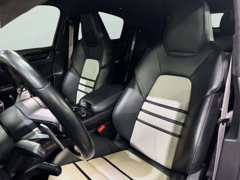 Used 2022 Porsche Cayenne Turbo GT image 34