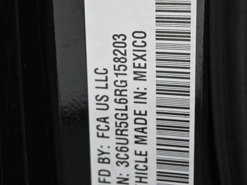 Used 2024 RAM 2500 Limited AWD/4WD image 30