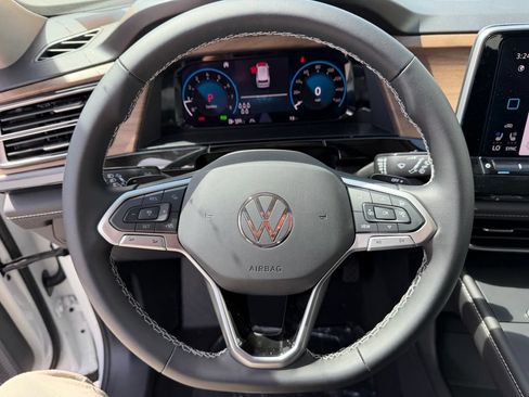 New 2026 Volkswagen Atlas SE FWD image 22