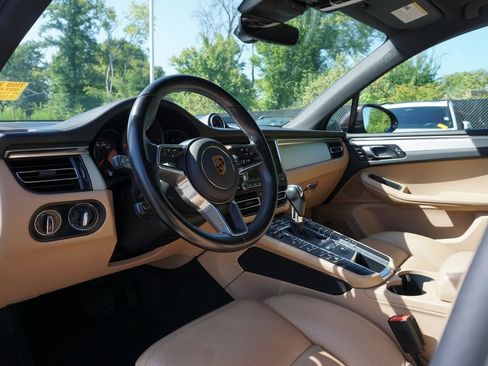 Used 2021 Porsche Macan S AWD/4WD image 12