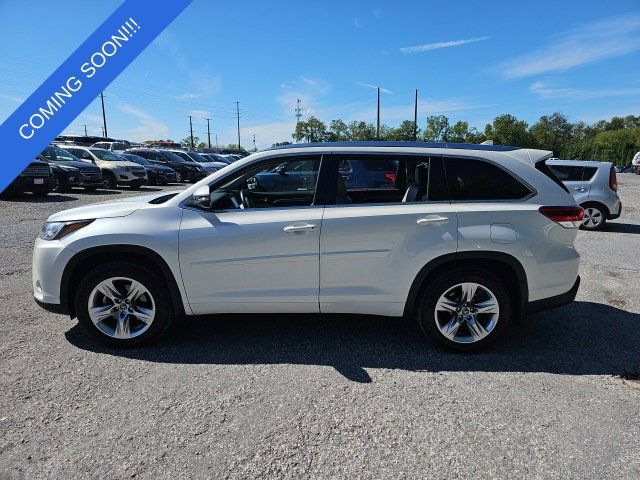 Used 2019 Toyota Highlander Limited AWD/4WD image 6