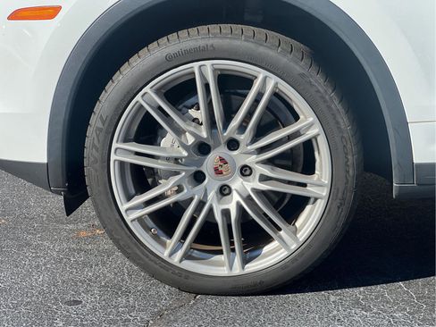 Used 2017 Porsche Cayenne S image 26