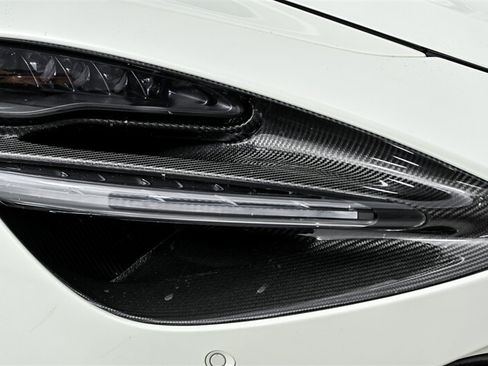Used 2018 McLaren 720S RWD image 5