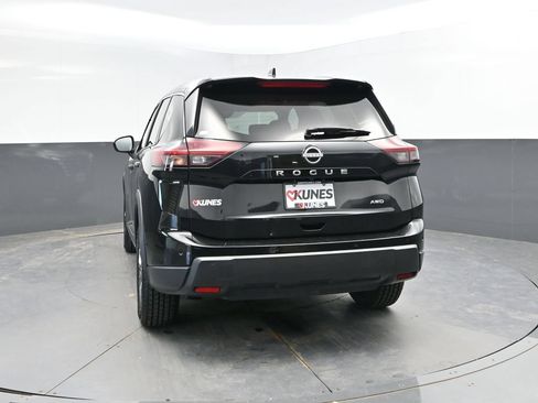 Used 2024 Nissan Rogue S AWD/4WD image 8