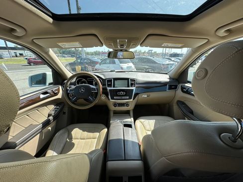 Used 2014 Mercedes-Benz GL 450 4MATIC image 2