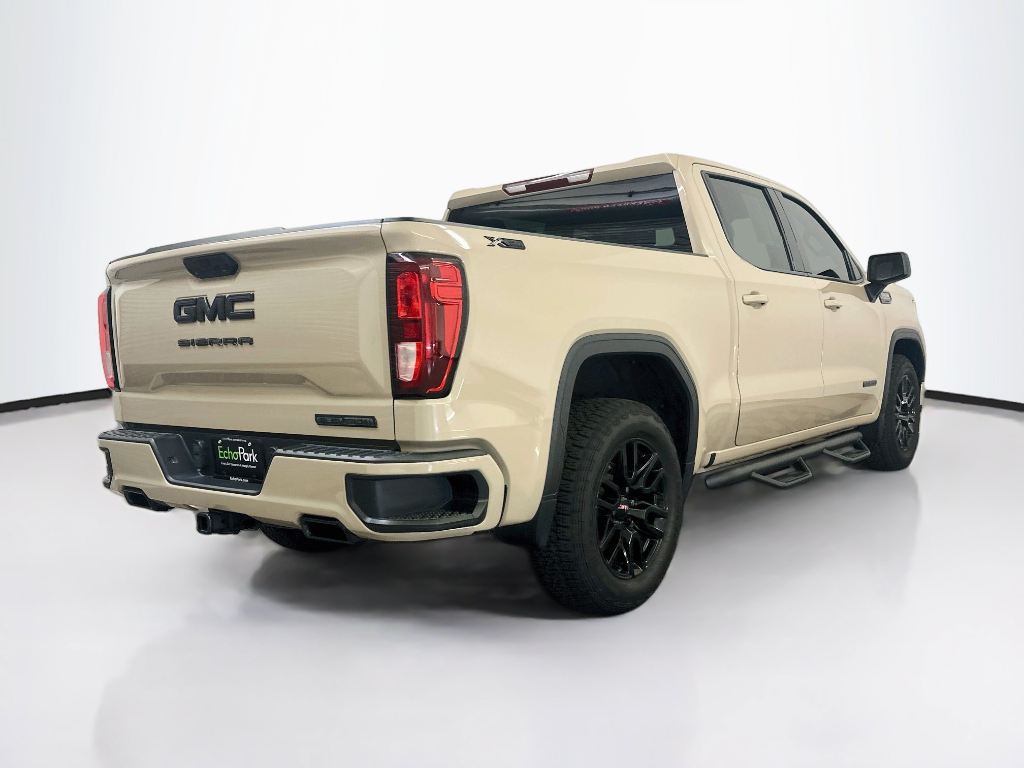Used 2022 GMC Sierra 1500 Elevation w/ X31 Off-Road Package AWD/4WD image 9
