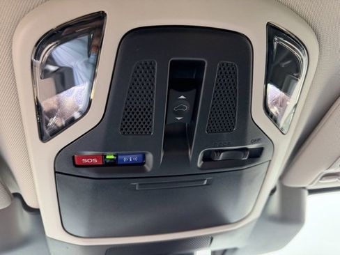 Used 2025 Subaru Outback Touring XT image 29