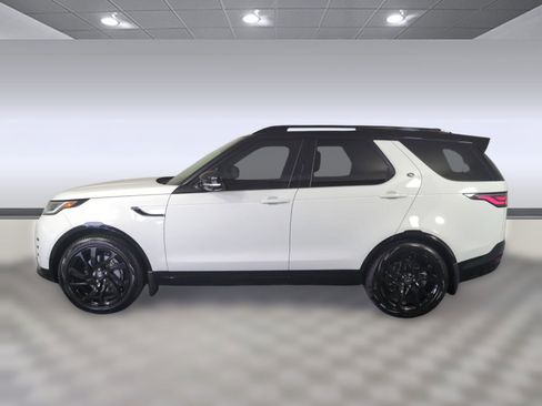 Certified 2025 Land Rover Discovery Dynamic SE image 2