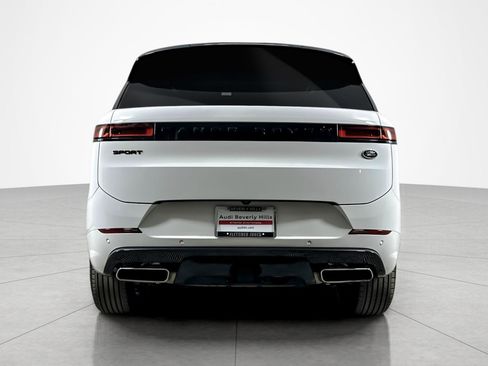Used 2023 Land Rover Range Rover Sport SE Dynamic image 4