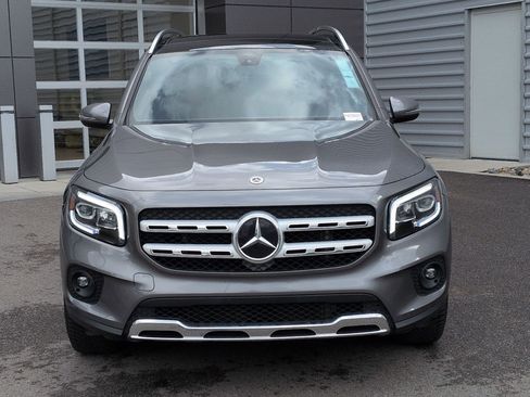 Used 2023 Mercedes-Benz GLB 250 4MATIC w/ Premium Package image 9
