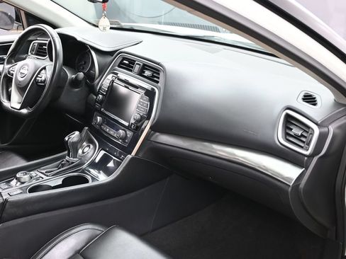 Used 2023 Nissan Maxima SV w/ Floor Mat Group FWD image 9