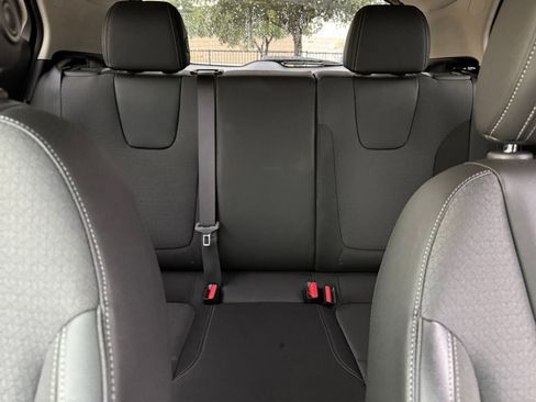 Used 2025 Buick Encore GX Preferred FWD image 38
