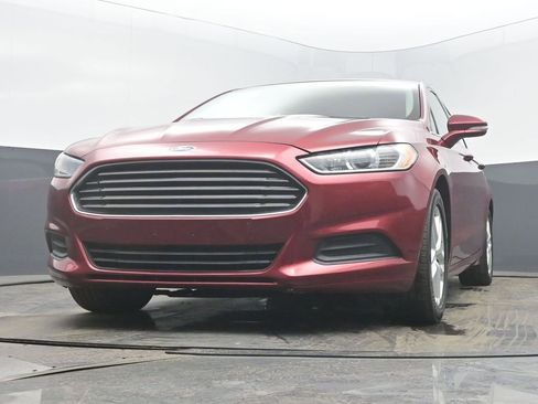 Used 2016 Ford Fusion SE image 46
