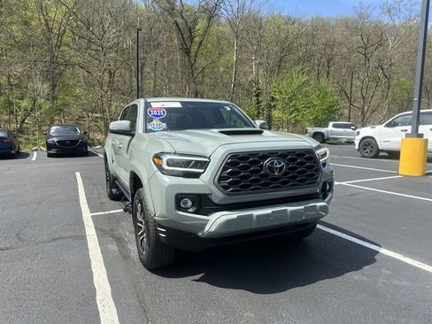 Certified 2023 Toyota Tacoma TRD Sport w/ Technology Package AWD/4WD image 10