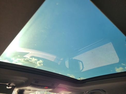 Used 2023 Volkswagen Tiguan SEL R-Line image 21