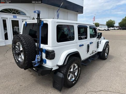 Used 2022 Jeep Wrangler Unlimited Sahara w/ Cold Weather Group AWD/4WD image 5