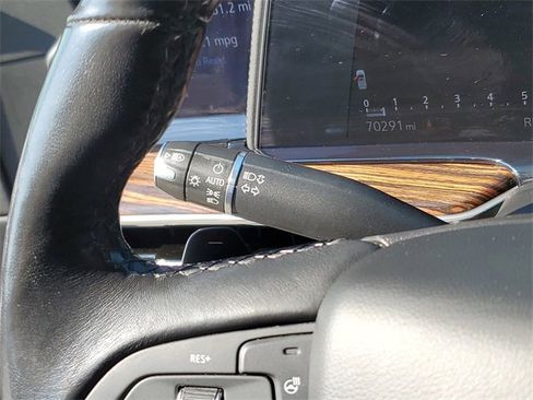 Used 2022 Cadillac Escalade Luxury image 14