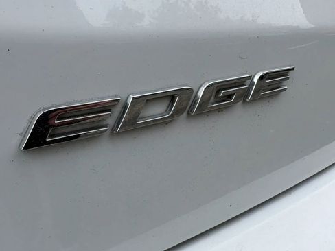 Used 2019 Ford Edge SEL w/ Equipment Group 201A AWD/4WD image 33