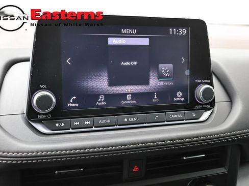 Used 2023 Nissan Rogue S AWD/4WD image 18