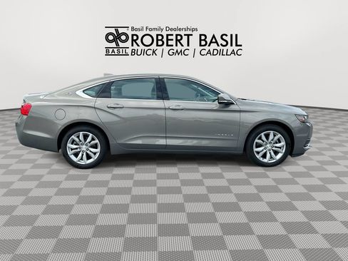 Used 2017 Chevrolet Impala LT w/ Convenience Package FWD image 9